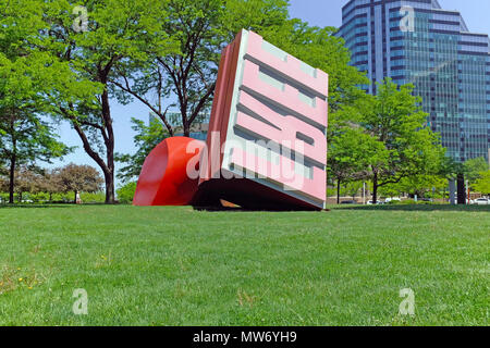 "Kostenlose Stempel' ist eine Skulptur im öffentlichen Raum und Wahrzeichen in Willard Park an der Ecke East 9. und am See im Zentrum von Cleveland, Ohio, USA. Stockfoto