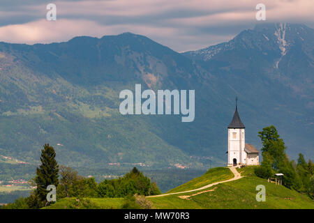 Jamnik ist eine Siedlung an den östlichen Hängen des Jelovica Plateau in der Gemeinde Kranj in der Region Slowenien. Die lokale Stockfoto