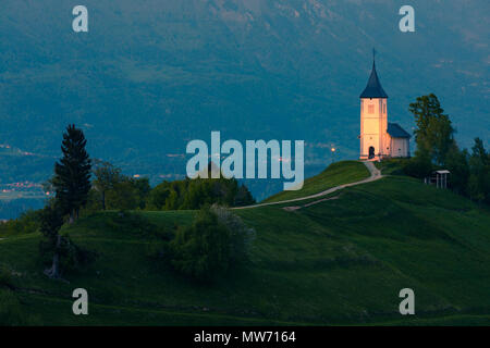 Jamnik ist eine Siedlung an den östlichen Hängen des Jelovica Plateau in der Gemeinde Kranj in der Region Slowenien. Die lokale Stockfoto