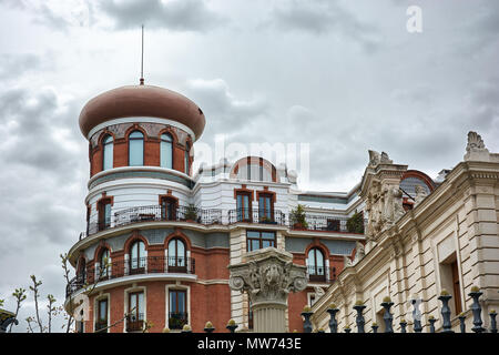 MADRID, Spanien - 23 April, 2018: die schöne Architektur auf der Rückseite des Ministeriums für Landwirtschaft, Fischerei, Ernährung und Umwelt in Madrid. Stockfoto