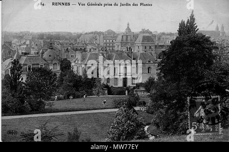 . Français: Parc du Thabor, début XXe siècle. Français: Carte postale Hebeln des hauteurs du Parc du Thabor, avec vue sur les bâtiments à l'Angle de la rue de Paris et de la rue Martenot. Archives Municipales de Rennes, 100 Fi 5. . Début XXe s .. Anonym 3 100 Fi 5 Parc du Thabor Rennes Stockfoto