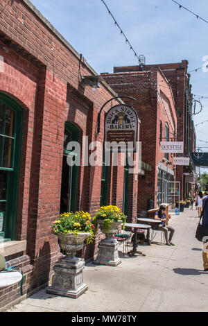 Stadt leben und die Stadt vibe in Toronto, Kanada. Von der Stadt Märkte zu historischen Backsteinbauten, gehen die Bezirke dieser Stadt. Stockfoto