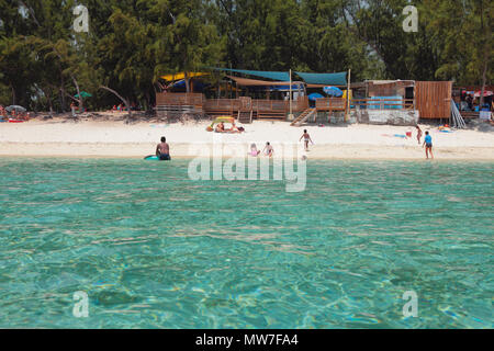 Strand am Ozean Küste. Lagune Hermitage, Reunion Stockfoto