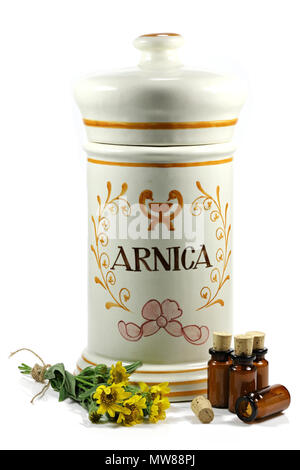 Arnika Storage Container auf weißem Hintergrund Stockfoto