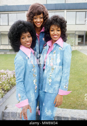 Drei Grad uns Vocal Group im Jahr 1974. Von links: Fayette Pinkney, Valerie Urlaub, Sheila Ferguson. Stockfoto