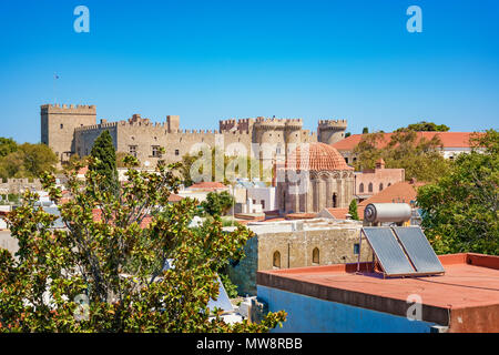 Blick auf Grand Master Palace von Stadtmauern (Rhodos, Griechenland) Stockfoto