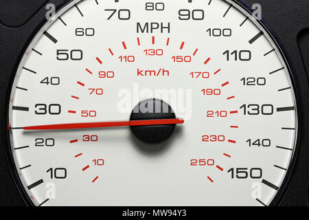 Tachometer bei 25 MPH Stockfoto