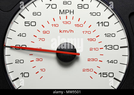 Tachometer bei 30 MPH Stockfoto