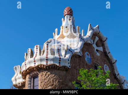 Casa del Guarda, Park Guell (Parc Güell), Gracia, Barcelona, Spanien Stockfoto