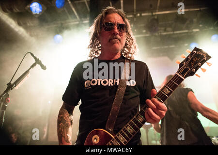 Norwegen, Oslo - 23. Mai 2018. Die amerikanische Stoner Rock Band Monster Magnet führt ein Live Konzert bei Blå in Oslo. Hier Gitarrist Phil Caivano gesehen wird live auf der Bühne. (Foto: Gonzales Foto - Brokvam Kjell). Stockfoto