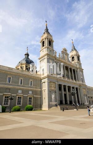 Almundena Kathedrale, Madrid, Spanien. Mai 2018 Stockfoto