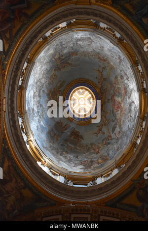 Rom, den 18. Mai 2018 Petersdom im Vatikan. Der Bau begann 1506 und endete im Jahre 1626. Seite Kuppel Stockfoto