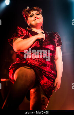 Brighton, East Sussex. 31. Mai 2018. Amerikanische Sängerin Beth Ditto, Frontmann der Band Gossip, führt Ihr Sell-out Show am Concorde 2 bekannt. Credit: Francesca Moore/Alamy leben Nachrichten Stockfoto