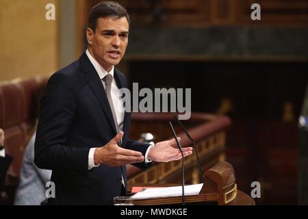 Madrid, Spanien. 1. Juni 2018. Pie de Foto: Pedro Sanchez interviene Durante La Noticia mocion de censura Asociada: Pedro Sanchez ein Rajoy: Dimita y esta mocion de censura Habra terminado Aqui y ahora 31/05/2018 Tagung der Mißtrauensantrag Präsentation gegen Spaniens Premierminister im spanischen Parlament in Madrid, am Donnerstag, 31, Mai 2018 Pedro Sanchez investiert, Präsident von Spanien 888/Cordon drücken Sie Credit: CORDON PRESSE/Alamy leben Nachrichten Stockfoto