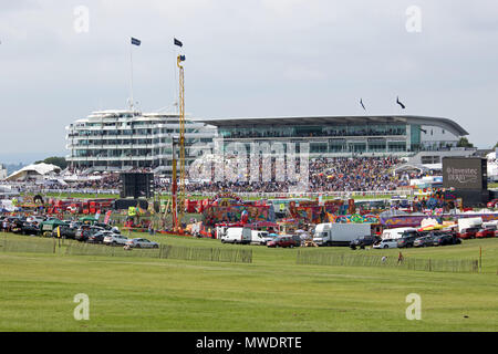 Epsom Downs Surrey UK. 1. Juni 2018. Ladies Day in Epsom Downs Surrey UK. Credit: Julia Gavin/Alamy leben Nachrichten Stockfoto