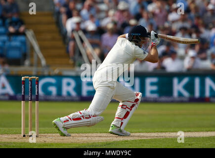 Emerald Leeds, UK. 1. Juni 2018. Internationalen Test Match Serie Cricket, Tag 1, England und Pakistan; England Kapitän Joe Root am Knick Credit: Aktion plus Sport/Alamy leben Nachrichten Stockfoto