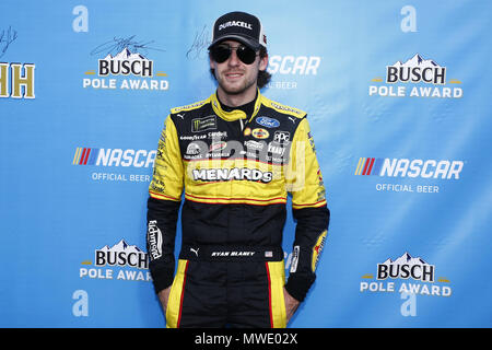 Lange Teich, Pennsylvania, USA. 1. Juni 2018. Paul Menard (21) gewinnt den Pol für die Pocono 400 bei Pocono Raceway in langen Teich, Pennsylvania. Quelle: Chris Owens Asp Inc/ASP/ZUMA Draht/Alamy leben Nachrichten Stockfoto