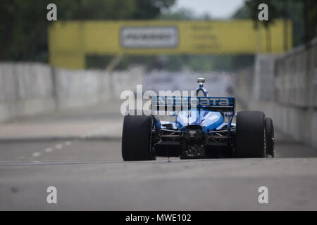 Detroit, Michigan, USA. 1. Juni 2018. Ed Jones (10) nimmt zu dem Titel für ein Training für die Detroit Grand Prix in Belle Isle Street Kurs in Detroit, Michigan. Credit: Stephen A. Arce/ASP/ZUMA Draht/Alamy leben Nachrichten Stockfoto