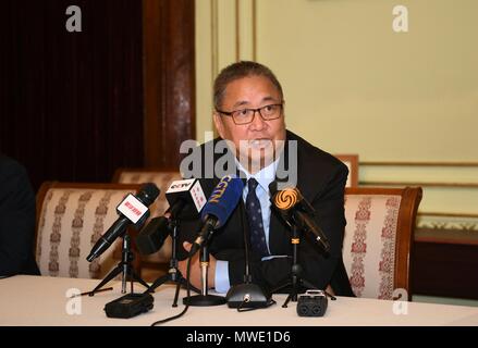 Kairo, Ägypten. 31. Mai, 2018. Chinesischen Sondergesandten für den Nahen Osten Problem Gong Xiaosheng spricht auf einer Pressekonferenz in Kairo, der Hauptstadt von Ägypten, am 31. Mai 2018. Gong Xiaosheng sagte in Kairo, dass Palästina und Israel blutigen Konflikt beenden sollte, da die politische Lösung ist die einzige Lösung für den palästinensisch-israelischen Konflikt. Credit: Wu Huiwo/Xinhua/Alamy leben Nachrichten Stockfoto