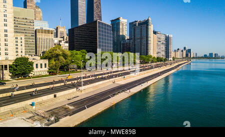 MB Bike fahren, Lakefront Trail, Lakeshore Drive, Chicago, IL, USA Stockfoto