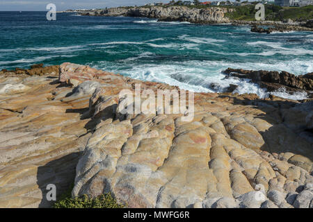 Rock Plattform im Sonnenschein, hermabnus Stadtzentrum, Garden Route, Südafrika Stockfoto