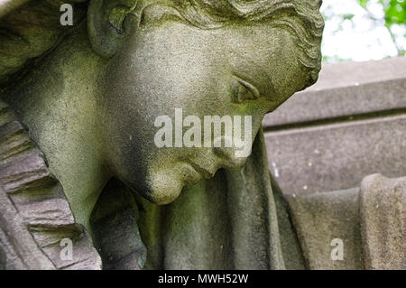 Seitenansicht eines Engels Grab Marker Stockfoto