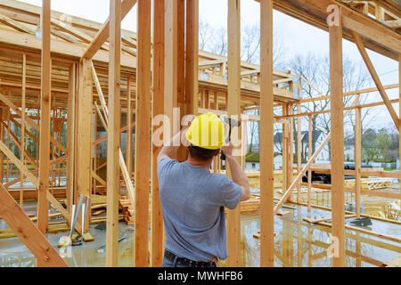 Baustellenteam arbeiten an einer neuen, kommerziellen Gebäude Stockfoto