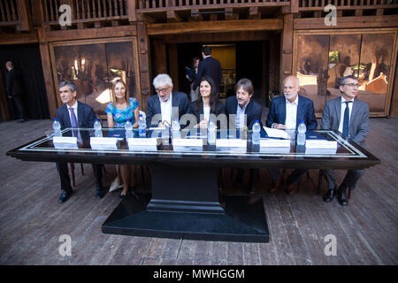 Rom, Italien. 01 Juni, 2018. Drücken Sie die Taste Konferenz, um die 2018 theatrical Jahreszeit Silvano Toti Globe Theatre in Rom Kredit zu präsentieren: Matteo Nardone/Pacific Press/Alamy leben Nachrichten Stockfoto