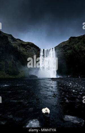 Skogafoss im südlichen Island Stockfoto