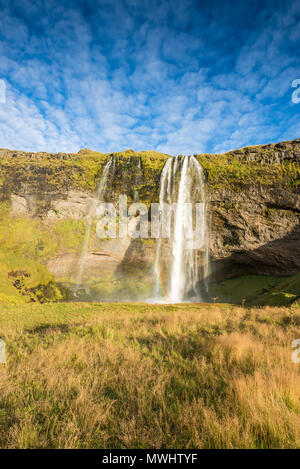 Der Wasserfall Seljalandsfoss im südlichen Island entlang der Ringstraße Stockfoto