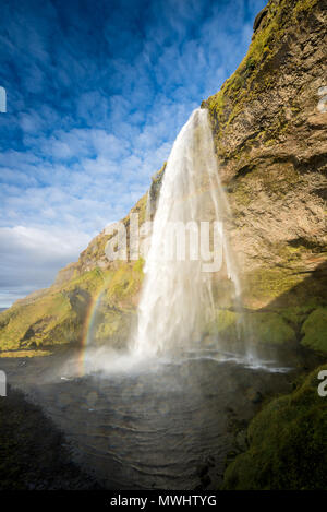 Der Wasserfall Seljalandsfoss im südlichen Island entlang der Ringstraße Stockfoto