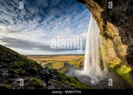 Der Wasserfall Seljalandsfoss im südlichen Island entlang der Ringstraße Stockfoto