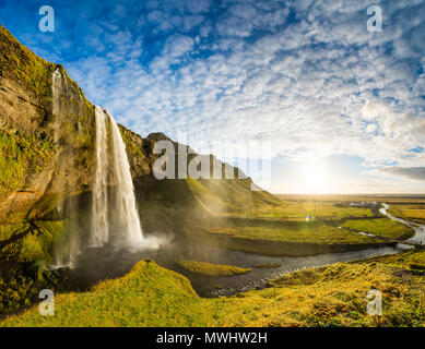 Panorama-aufnahme eines der schönsten Wasserfälle in Island. Stockfoto