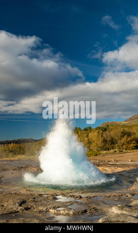 Ausbruch des Strokkur-Geysirs in Island Stockfoto