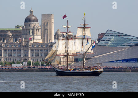 Die Tall Ship Morgenster auf den Fluss Mersey während der drei Festivals Tall Ships Regatta in Liverpool 2018. Stockfoto