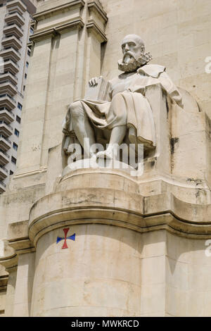 Denkmal für den Autor von Don Quijote, Miguel de Cervantes, Plaza de Espana, Madrid, Spanien. Mai 2018 Stockfoto