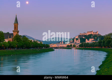 Festung Hohensalzburg (Festung Hohensalzburg), entlang der Salzach in Salzburg, Österreich Stockfoto