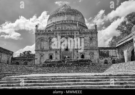 New Delhi, Indien - 01 September, 2014 eine Ansicht von Bara Gumbad In Lodhi Garten Stockfoto