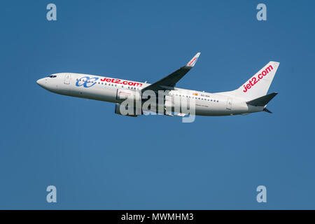 MANCHESTER, VEREINIGTES KÖNIGREICH - Mai 07, 2018: Jet 2 Airlines Boeing 737 Abflug Flughafen Manchester Stockfoto
