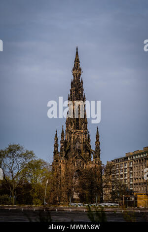 Edinburgh, Schottland - April 27, 2017: Statue von Sr Walter Scott an der Basis der Scott Monument in Edinburgh, Schottland. Scott ist Schottlands Die meisten famo Stockfoto