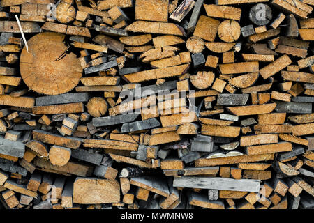 Hintergrund von Brennholz stack. Stockfoto