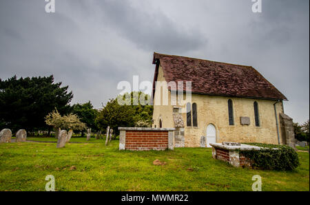 St Wilfrid's Kapelle (oder der St. Wilfrid's Church und ursprünglich als St Peter's Church) in der Kirche von Norton in der Nähe von Chichester, West Sussex, Großbritannien Stockfoto