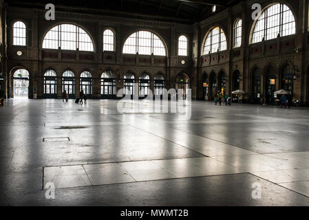 Zürich, Schweiz - März 2017: Anreise Bahn: Der Bahnhof Zürich, Schweiz, Europa Stockfoto