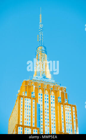 Empire State Building (1930-31), Gipfel, die Rückschläge und Art déco-top (in PS, duotone gerendert), von William Lamb, New York, NY, USA Stockfoto