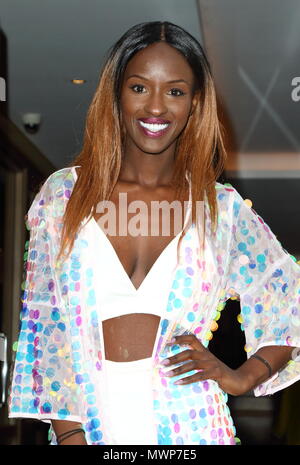 Tangle Teezer Pool Party am Haymarket Hotel, Suffolk Place, London Mit: Sarah Mulindwa Wo: London, Großbritannien Wann: 01. Mai 2018 Credit: WENN.com Stockfoto