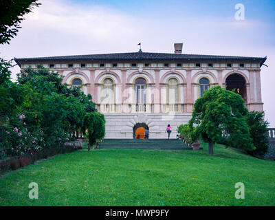 Torreglia, Italien, 26. Mai 2018: Villa dei Vescovi ist eine venezianische Villa im Stil der Renaissance. Derzeit ist es ein Museum für die Öffentlichkeit zugänglich. Stockfoto
