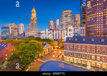 Boston, Massachusetts, USA downtown Märkte und das Stadtbild in der Dämmerung. Stockfoto