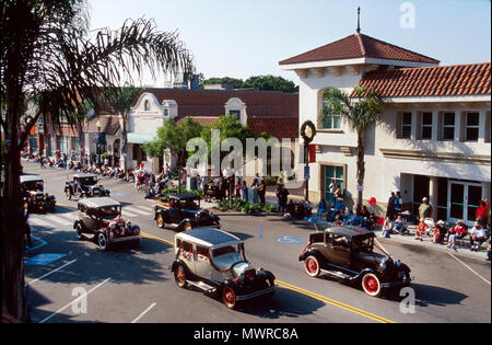 Ventura California, County, Oxnard, A Street, Christmas Holiday Parade, kulturelles Ereignis, Tradition, Aktivität, Wandern, Training, Marching, Anerkennung, Unterhalten Stockfoto