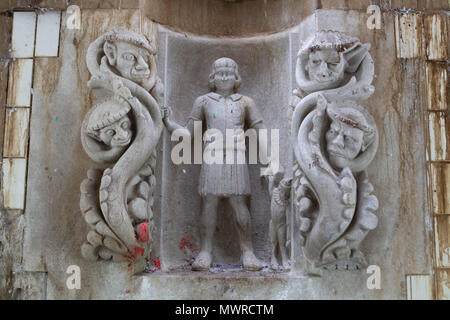 Skulptur von Konsti Krop bei Bridge 200 (auch als Vondel Brücke oder Vondelbrug) am Vondelpark, Amsterdam, Niederlande bekannt. Stockfoto