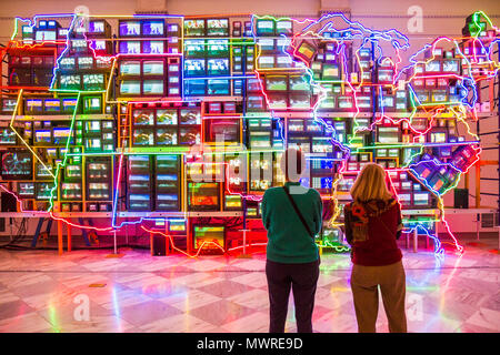 Washington DC Washingto, D.C., Smithsonian American Art Museum, moderne Kunstwerke, Videoinstallation, Neonlichter, US-Karte, elektronischer Superhighway, Nam June Stockfoto